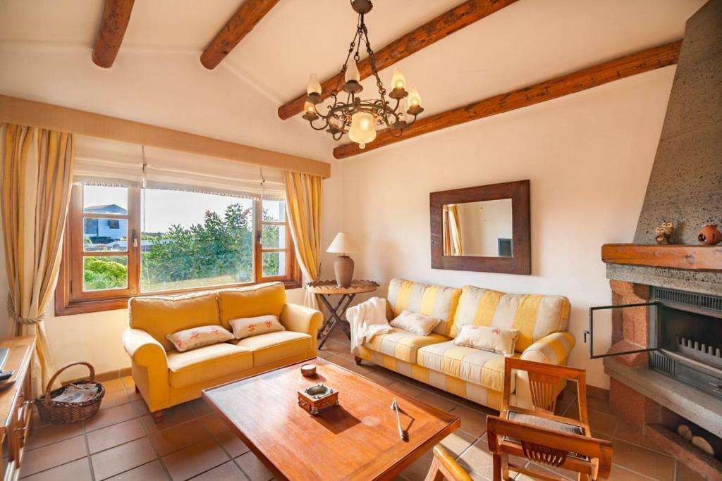 Villa Eloisa Тинахо Экстерьер фото